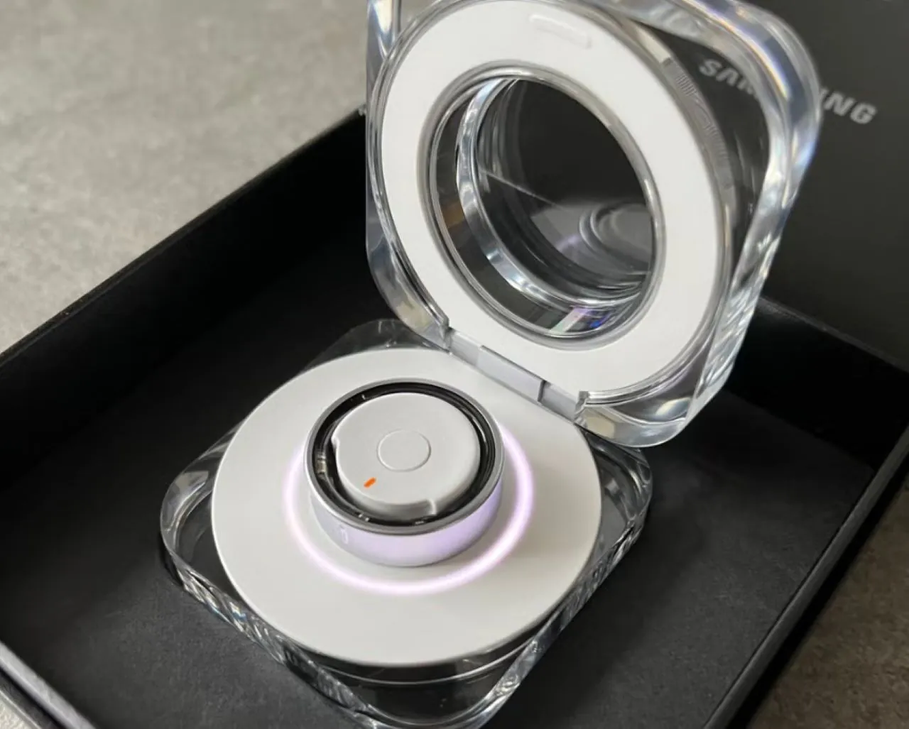 Samsung smart ring in a package